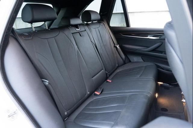 Photo of 2017 Alpine White BMW X5