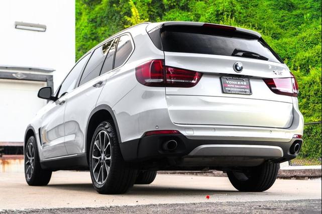 Photo of 2017 Alpine White BMW X5