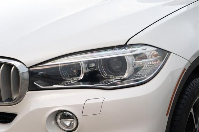 Photo of 2017 Alpine White BMW X5