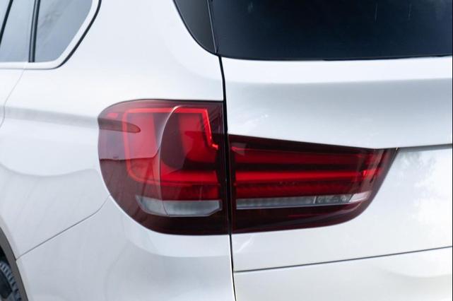 Photo of 2017 Alpine White BMW X5
