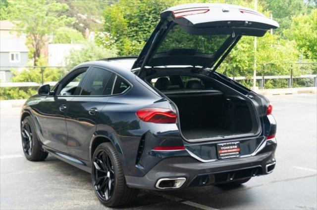 Photo of 2021 Carbon Black Metallic BMW X6