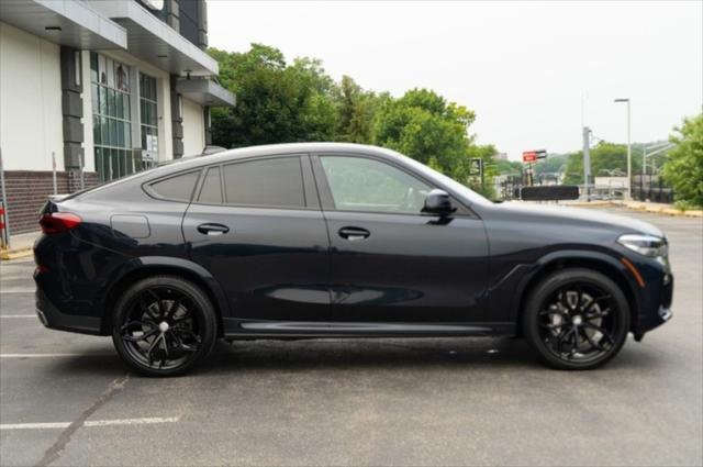 Photo of 2021 Carbon Black Metallic BMW X6