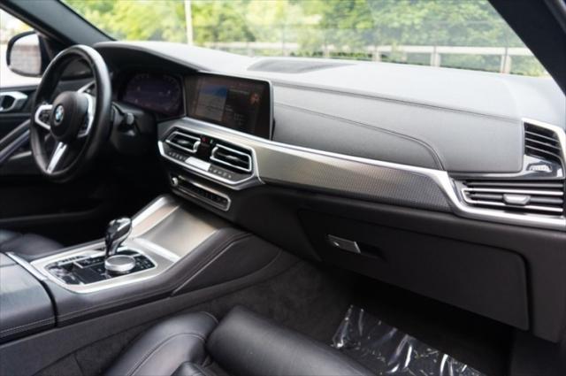 Photo of 2021 Carbon Black Metallic BMW X6