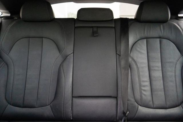 Photo of 2021 Carbon Black Metallic BMW X6