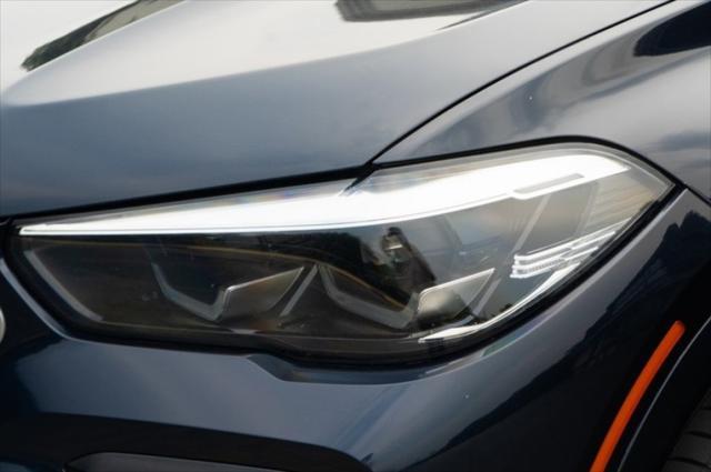 Photo of 2021 Carbon Black Metallic BMW X6