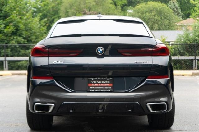 Photo of 2021 Carbon Black Metallic BMW X6