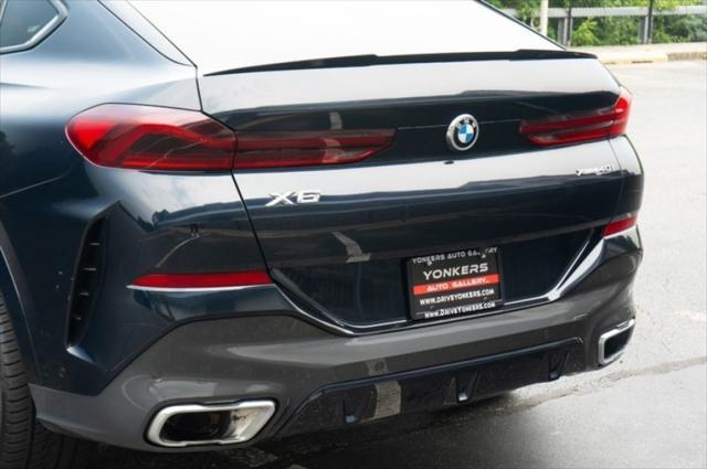 Photo of 2021 Carbon Black Metallic BMW X6