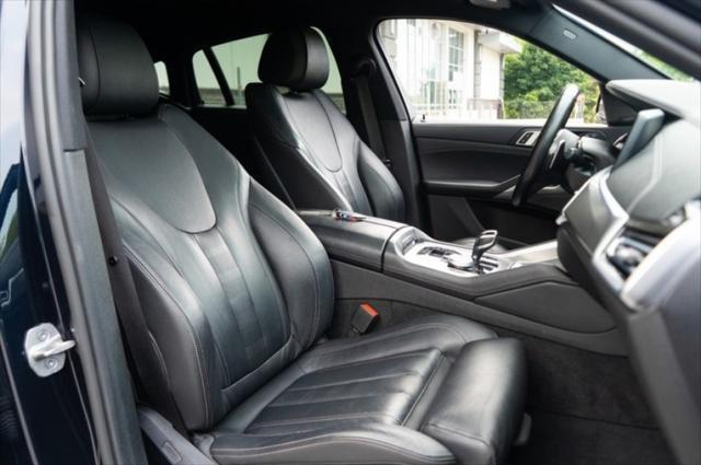 Photo of 2021 Carbon Black Metallic BMW X6