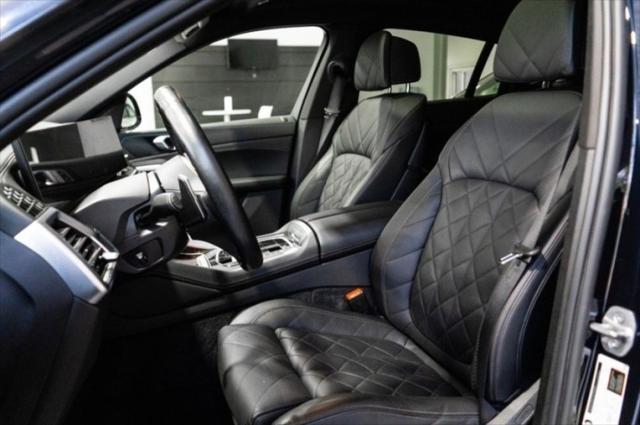 Photo of 2024 Carbon Black Metallic BMW X6