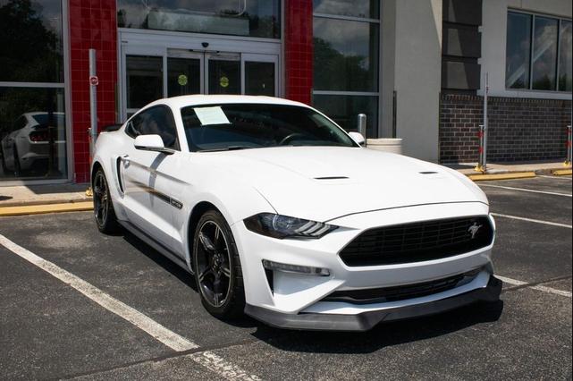 Photo of 2019 Oxford White Ford Mustang