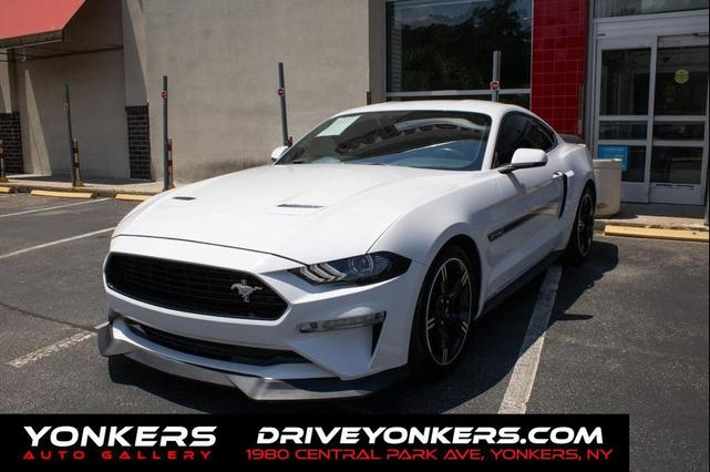 Photo of 2019 Oxford White Ford Mustang