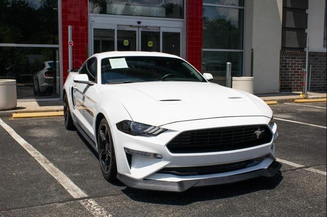 Photo of 2019 Oxford White Ford Mustang