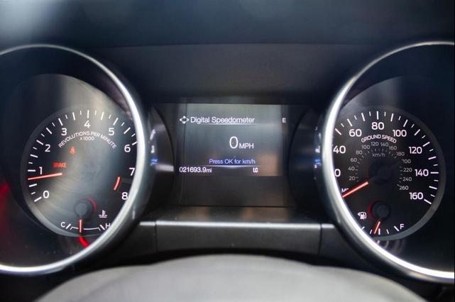Photo of 2019 Oxford White Ford Mustang