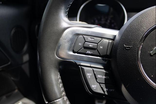 Photo of 2019 Oxford White Ford Mustang