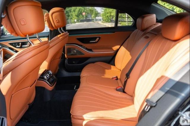 Photo of 2022 Black Mercedes-Benz S-Class