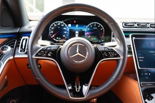 Photo of 2022 Black Mercedes-Benz S-Class