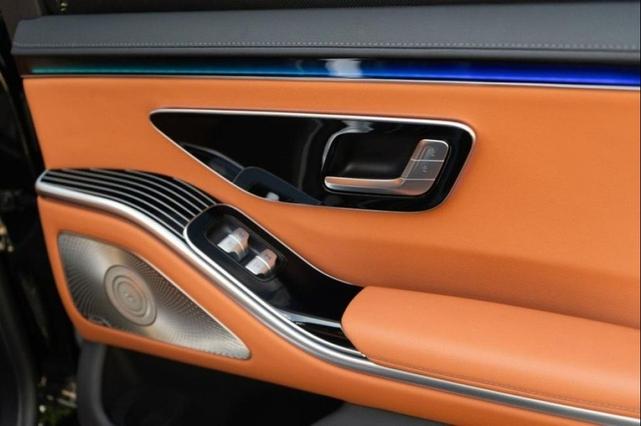 Photo of 2022 Black Mercedes-Benz S-Class