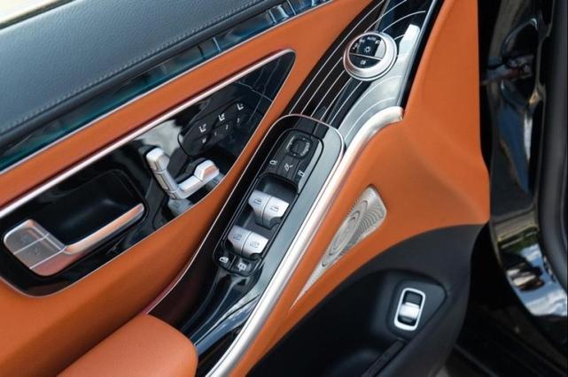 Photo of 2022 Black Mercedes-Benz S-Class