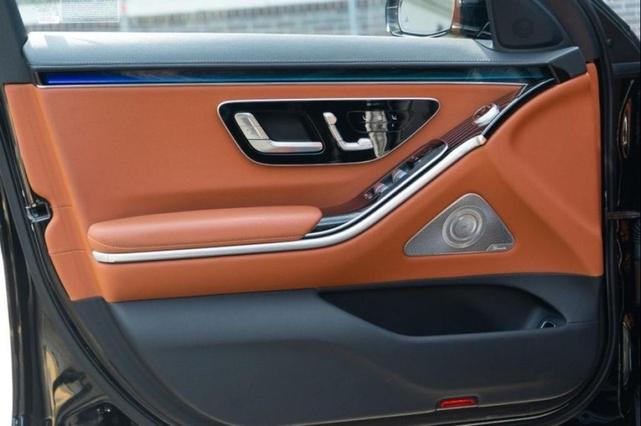 Photo of 2022 Black Mercedes-Benz S-Class