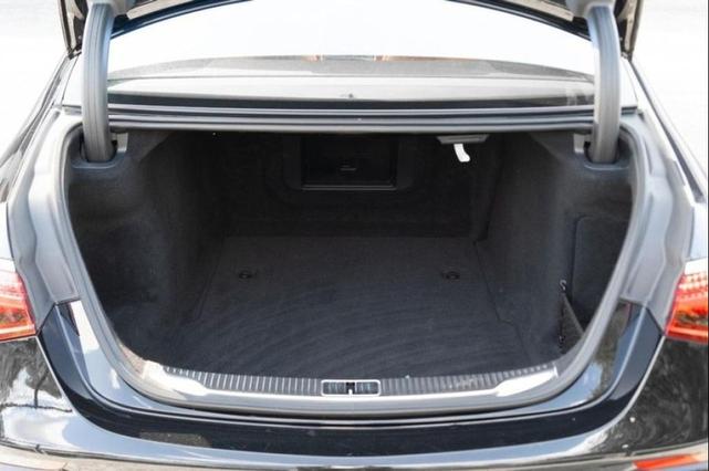 Photo of 2022 Black Mercedes-Benz S-Class