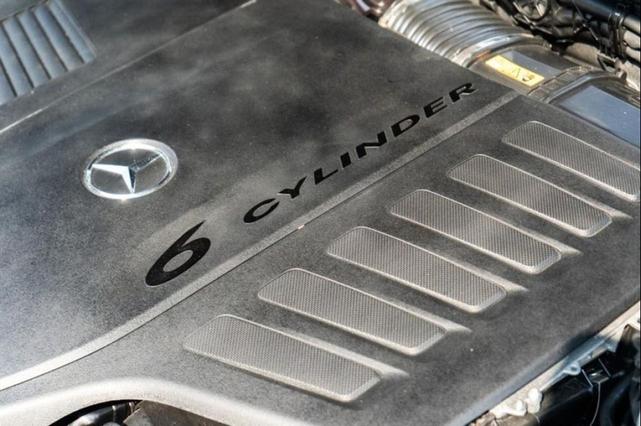 Photo of 2022 Black Mercedes-Benz S-Class
