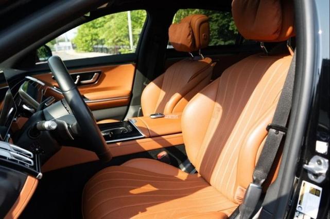 Photo of 2022 Black Mercedes-Benz S-Class