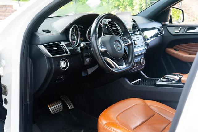 Photo of 2016 Polar White Mercedes-Benz GLE-Class
