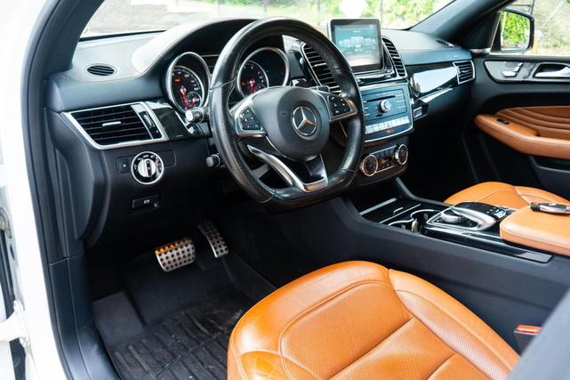 Photo of 2016 Polar White Mercedes-Benz GLE-Class