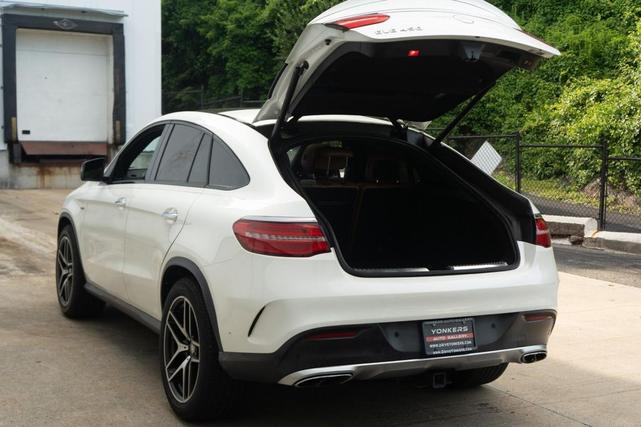Photo of 2016 Polar White Mercedes-Benz GLE-Class