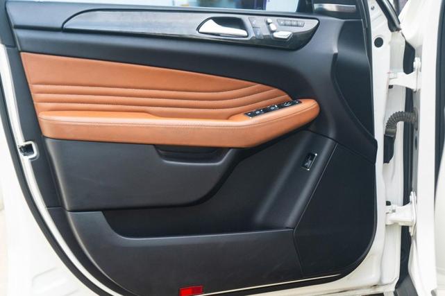 Photo of 2016 Polar White Mercedes-Benz GLE-Class