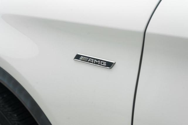 Photo of 2016 Polar White Mercedes-Benz GLE-Class