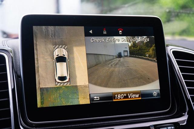 Photo of 2016 Polar White Mercedes-Benz GLE-Class