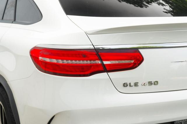 Photo of 2016 Polar White Mercedes-Benz GLE-Class
