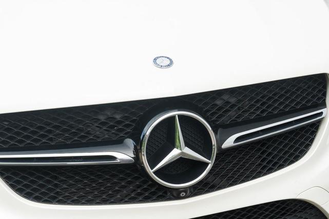 Photo of 2016 Polar White Mercedes-Benz GLE-Class