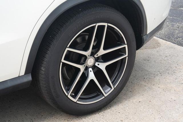 Photo of 2016 Polar White Mercedes-Benz GLE-Class
