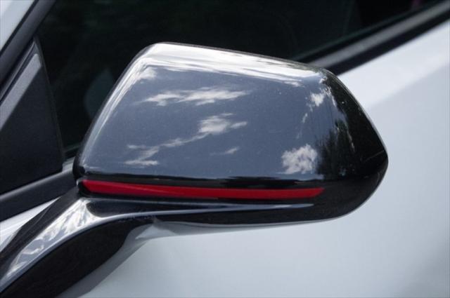 Photo of 2021 Summit White Chevrolet Camaro