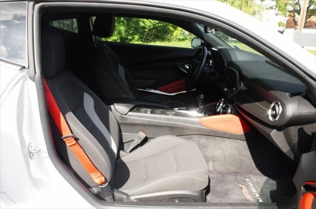 Photo of 2021 Summit White Chevrolet Camaro
