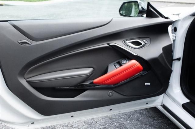 Photo of 2021 Summit White Chevrolet Camaro