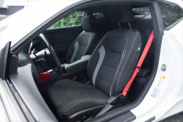 Photo of 2021 Summit White Chevrolet Camaro