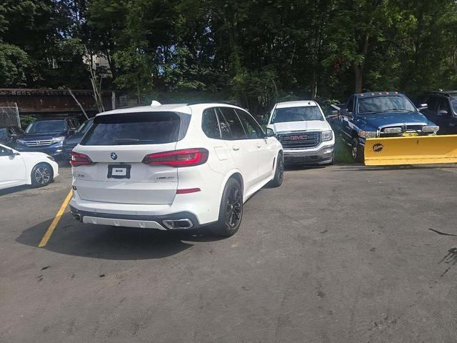 Photo of 2021 Mineral White Metallic BMW X5