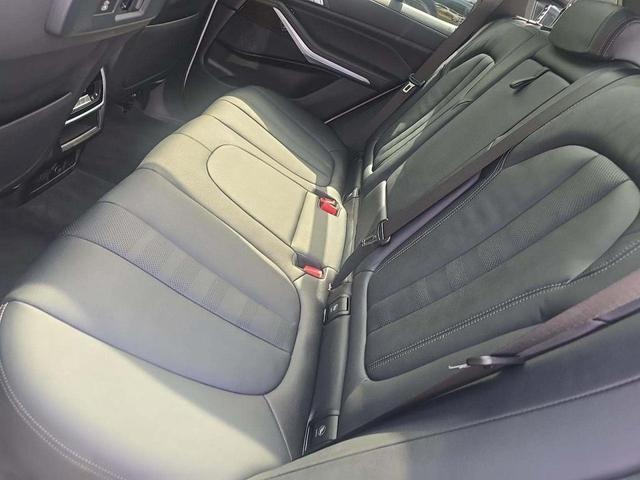 Photo of 2021 Mineral White Metallic BMW X5