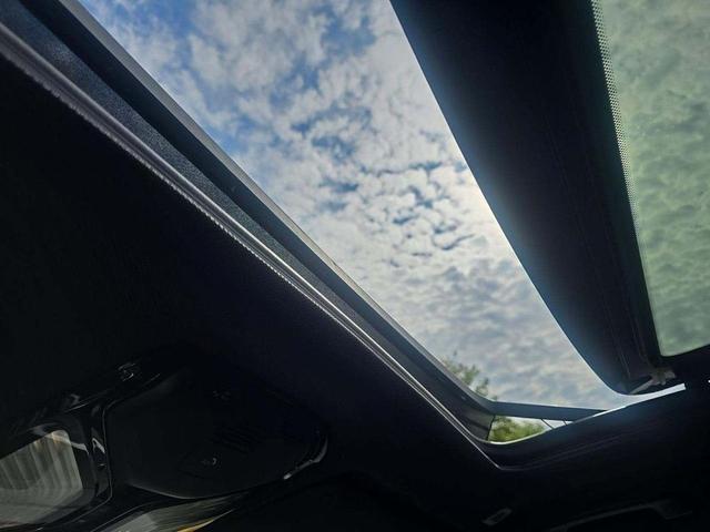 Photo of 2021 Mineral White Metallic BMW X5