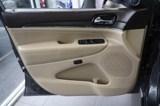 Photo of 2019 Billet Silver Metallic Clearcoat Jeep Grand Cherokee