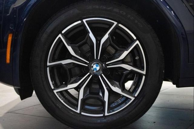 Photo of 2022 Tanzanite Blue II Metallic BMW X4