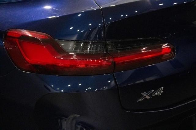 Photo of 2022 Tanzanite Blue II Metallic BMW X4