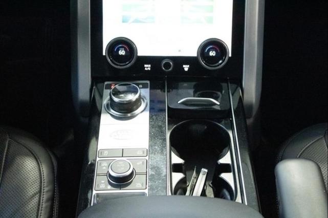 Photo of 2020 Byron Blue Metallic Land Rover Range Rover
