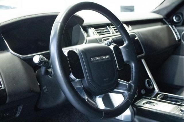 Photo of 2020 Byron Blue Metallic Land Rover Range Rover