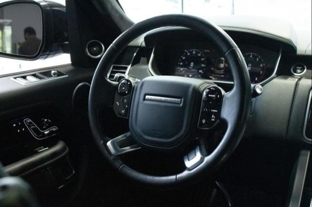 Photo of 2020 Byron Blue Metallic Land Rover Range Rover