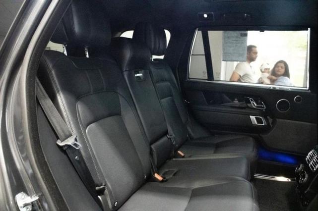 Photo of 2020 Byron Blue Metallic Land Rover Range Rover