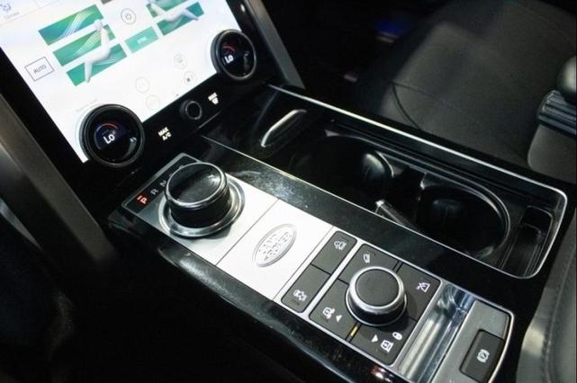 Photo of 2020 Byron Blue Metallic Land Rover Range Rover